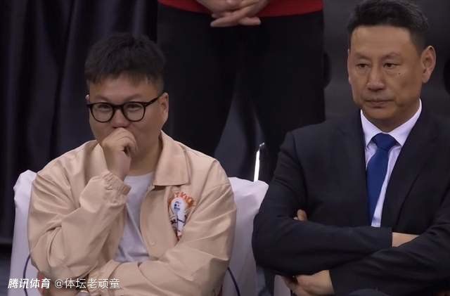第33分钟，安东尼-罗宾逊推进至大禁区线附近的射门被挡出底线。